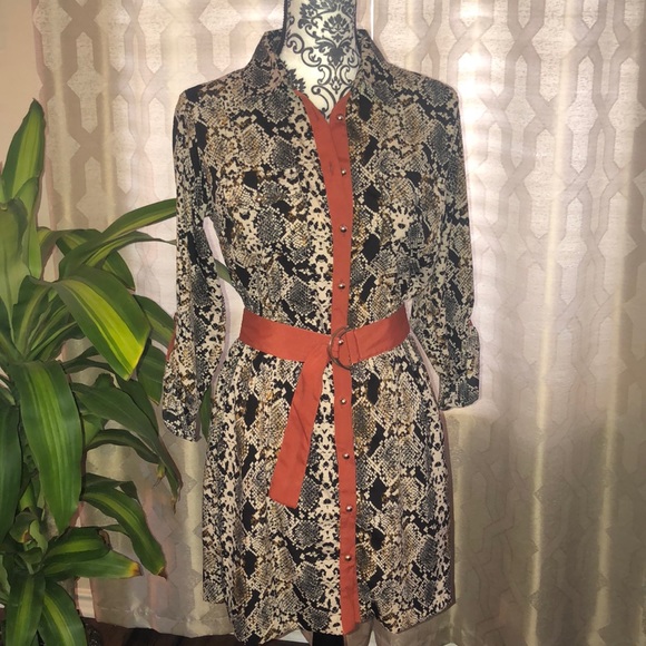 Olive & Oak Dresses & Skirts - Nice snake print button down dress